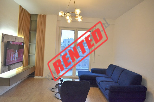 Apartament 2+1 me qira ne rrugen Ali Demi, prane shkolles Kushtrimi i Lirise, ne Tirane.
Shtepia po